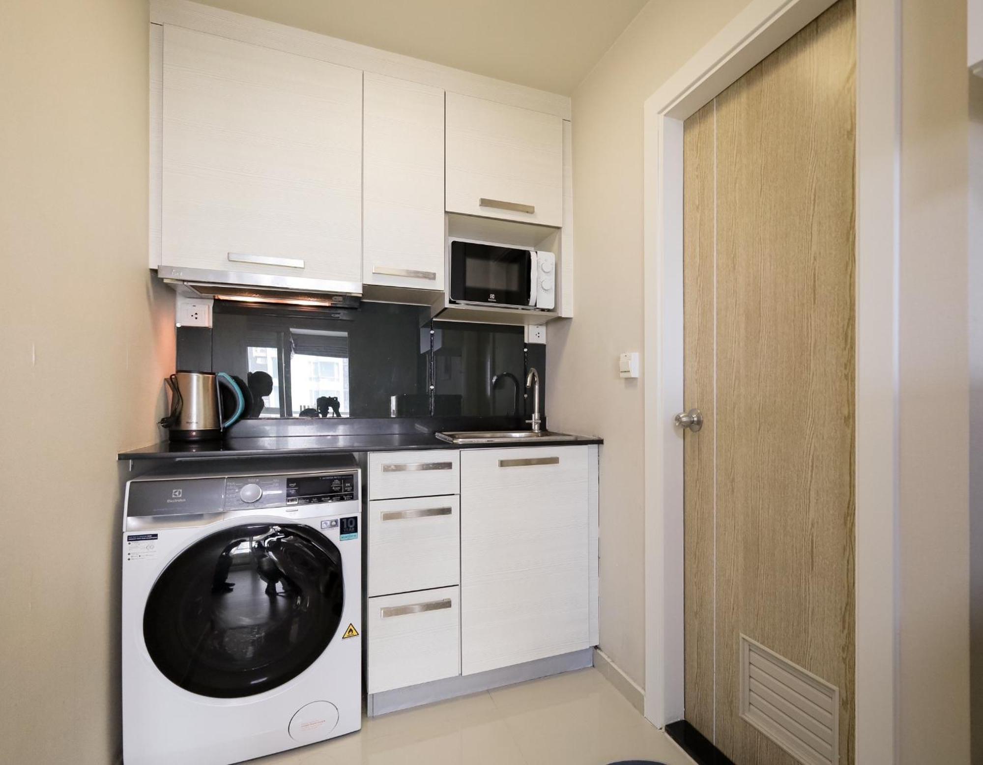 3 Beds: Wifi,washer,ltat,impact Апартаменты *